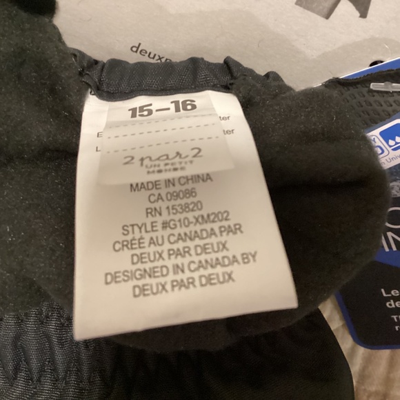 Deux par Deux Kids Unisex Solid Mittens Black, size 15 - Picture 7 of 11